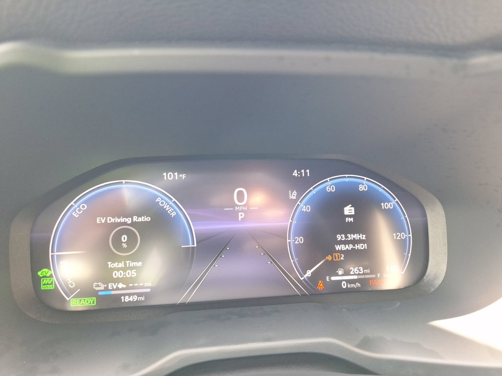 Used 2025 Toyota RAV4 XSE AWD/4WD image 19