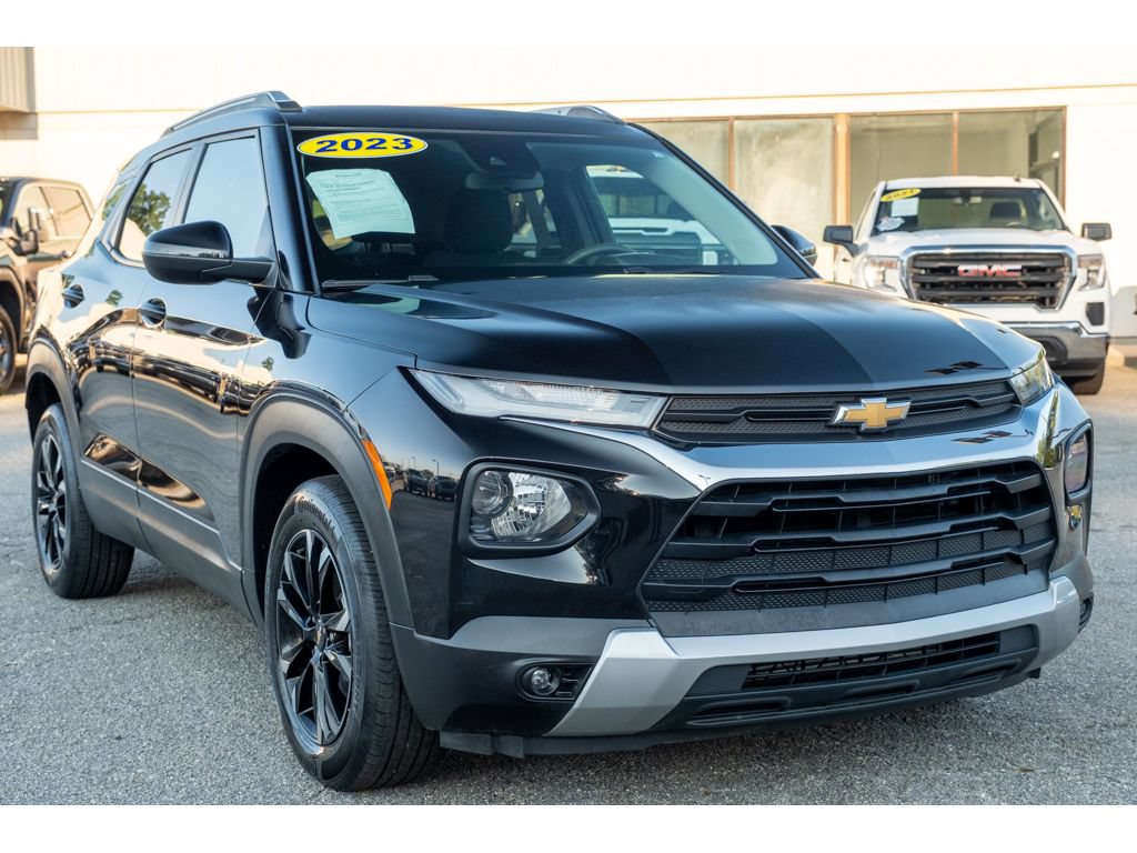 Used 2023 Chevrolet TrailBlazer LT FWD image 33