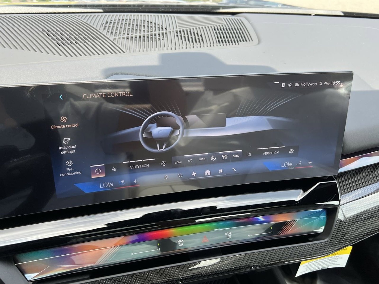 New 2026 BMW 550e xDrive w/ Executive Package image 18