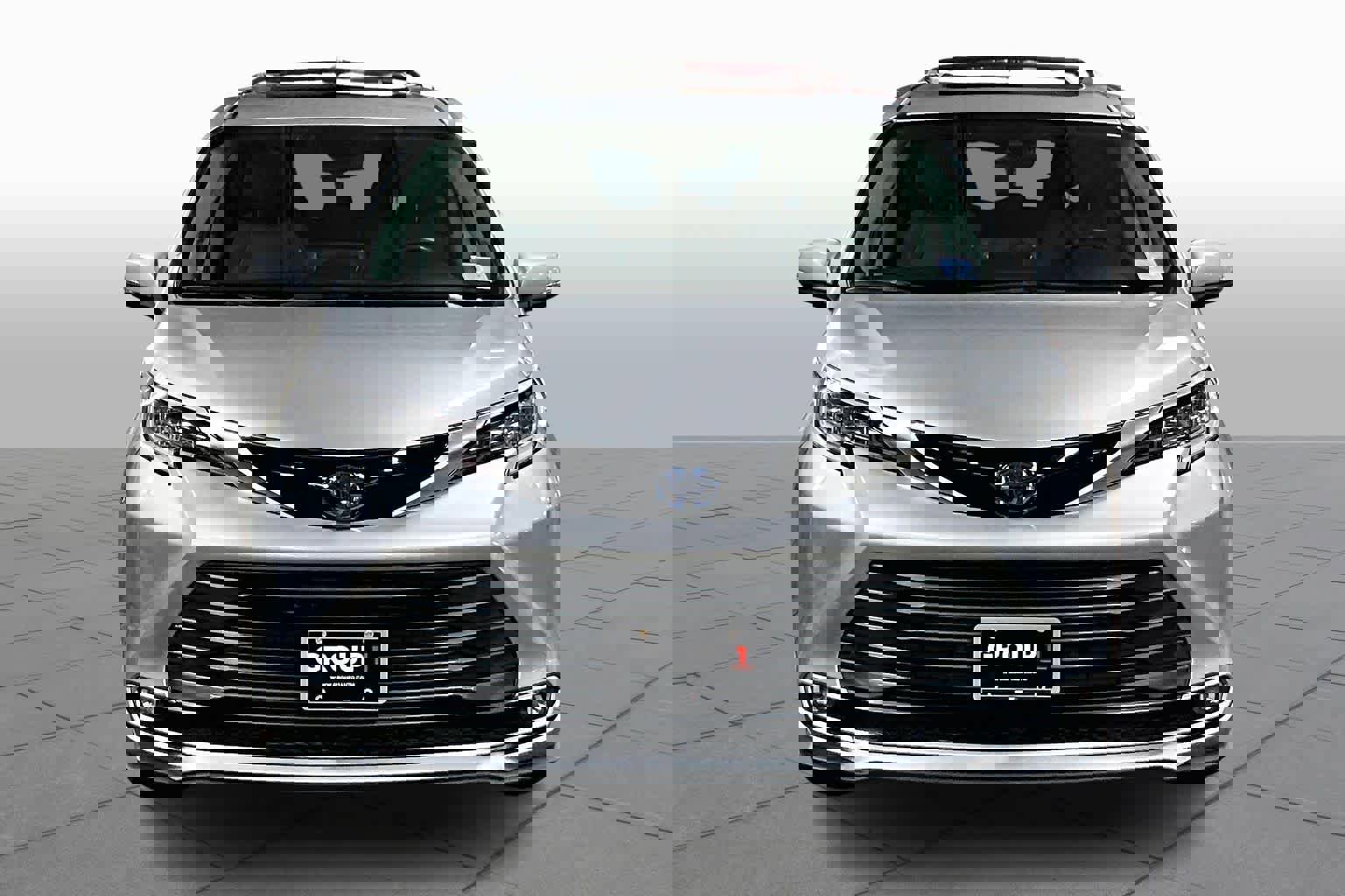 Used 2023 Toyota Sienna Limited image 4