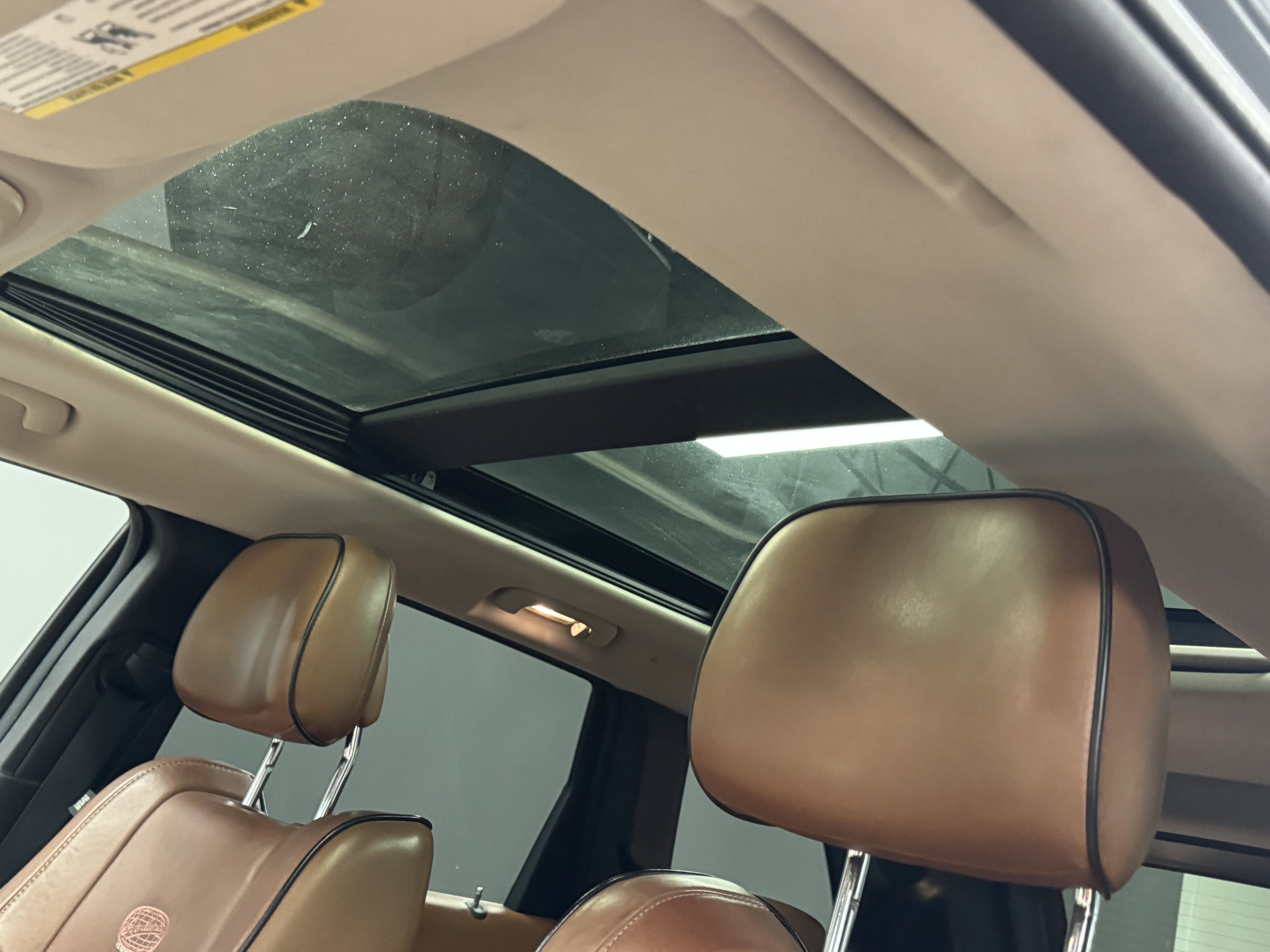 Used 2011 Jeep Grand Cherokee Overland Summit image 9