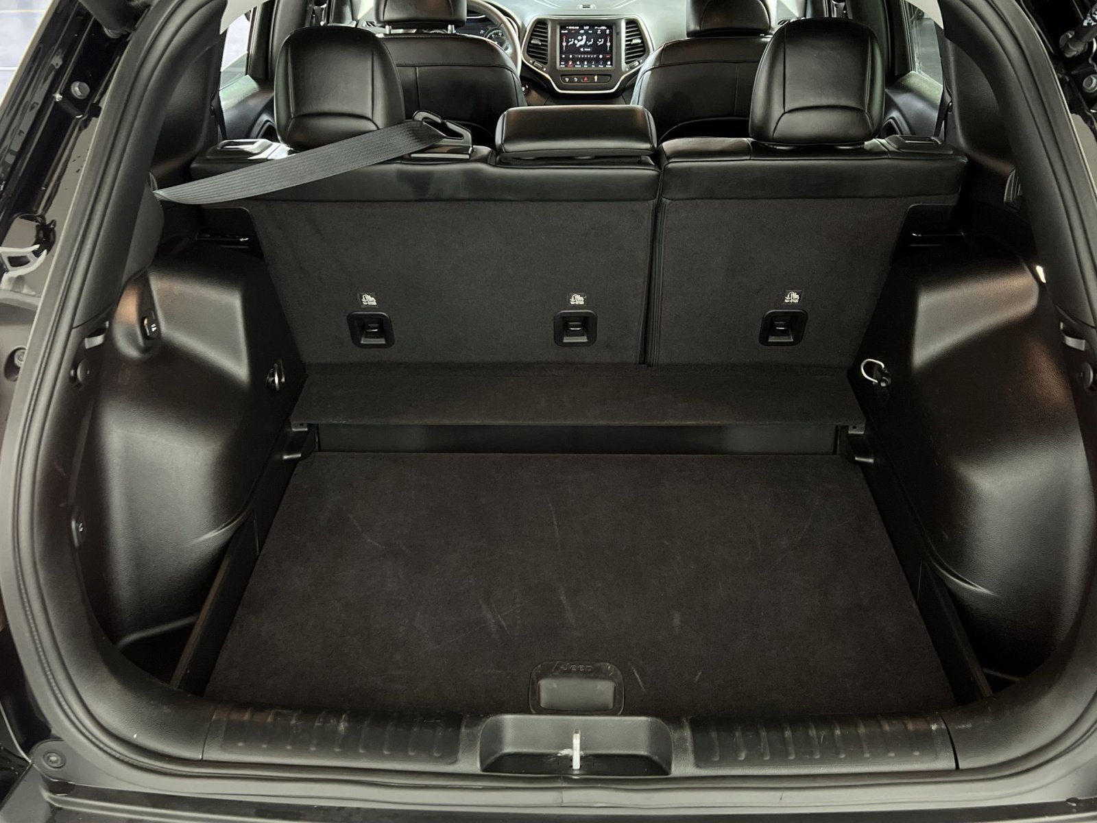 Used 2023 Jeep Cherokee Altitude Lux image 24