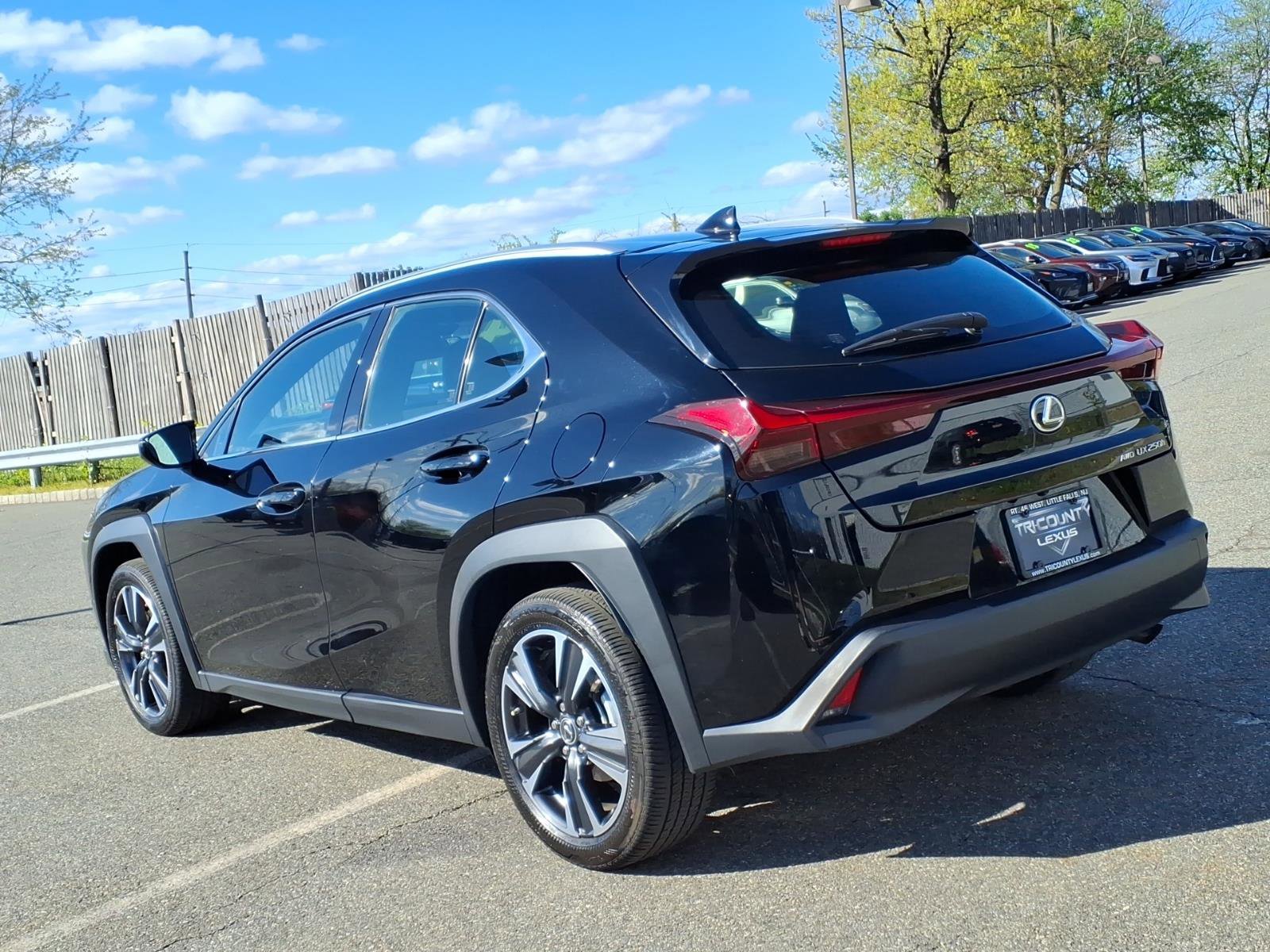 Certified 2024 Lexus UX 250h AWD image 4
