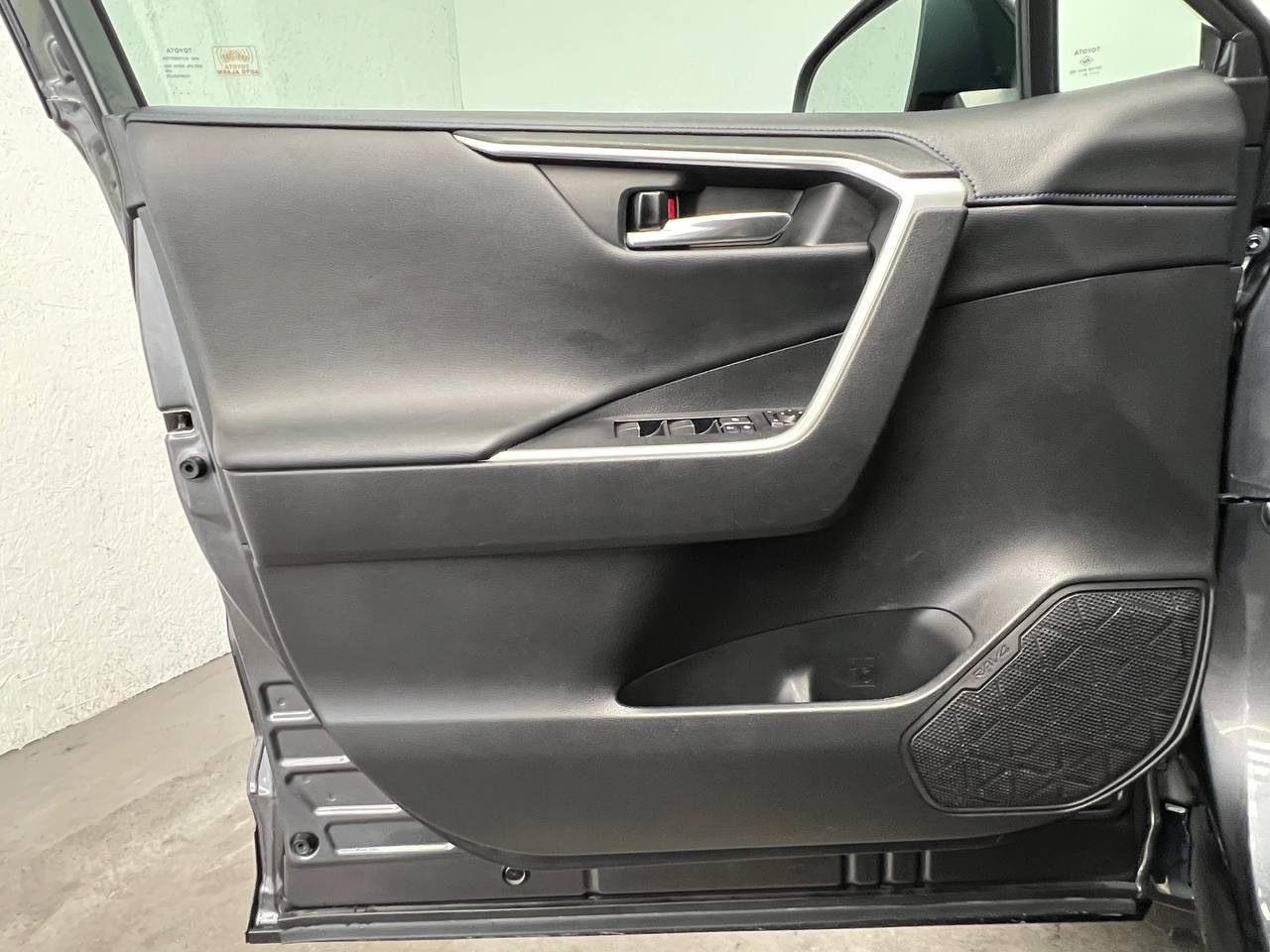 Used 2021 Toyota RAV4 XSE AWD/4WD image 7