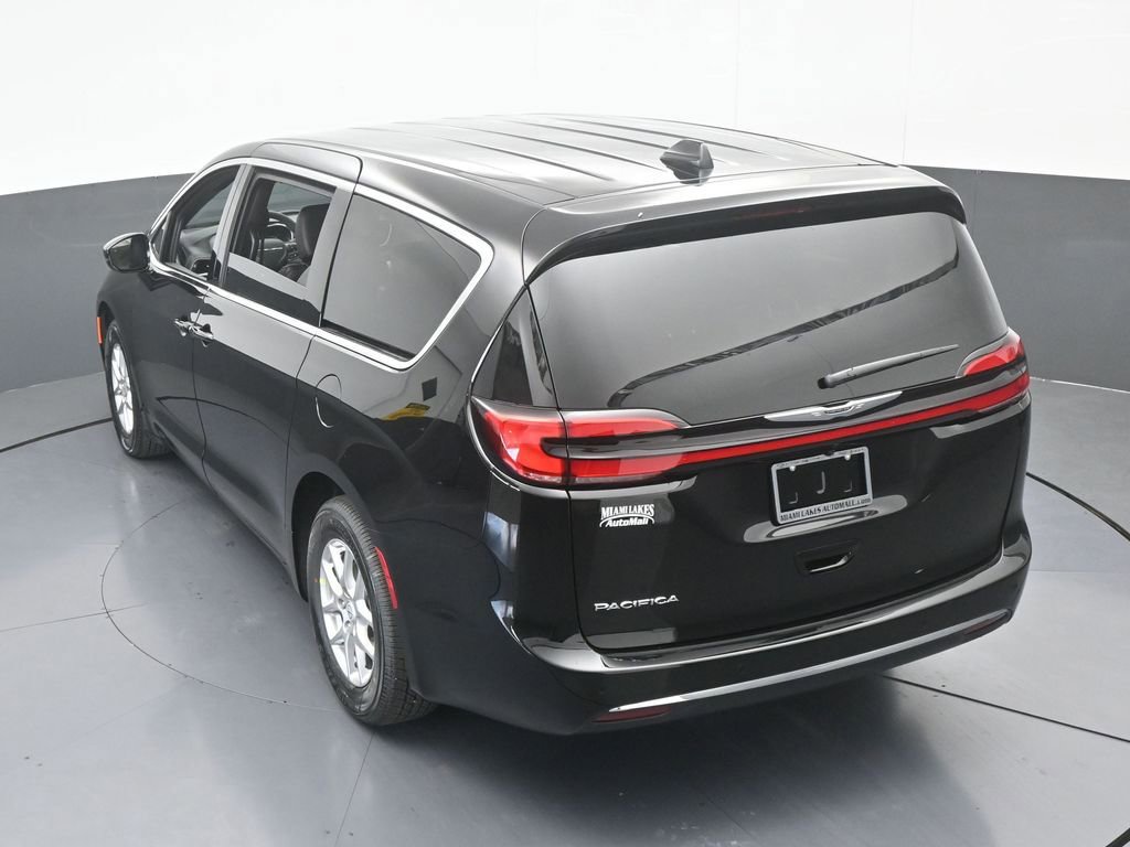 New 2026 Chrysler Pacifica Select image 50