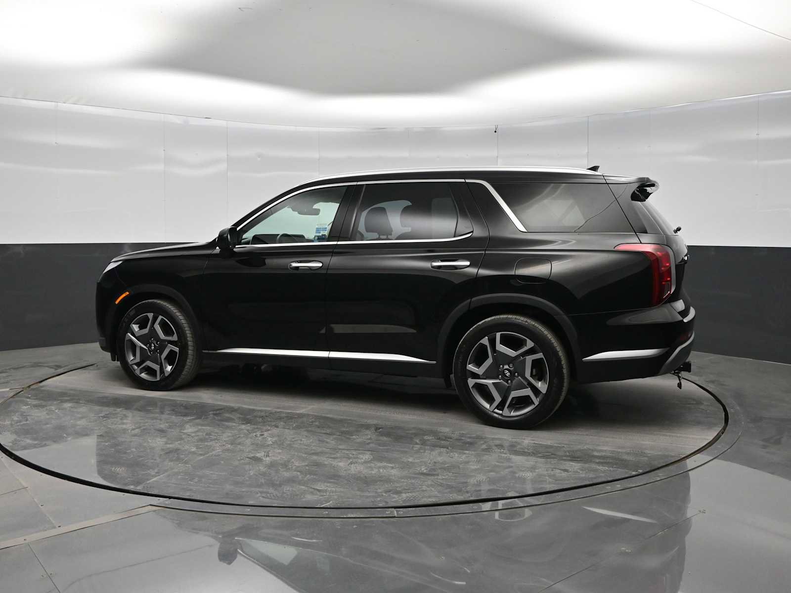 Used 2023 Hyundai Palisade SEL w/ Cargo Package AWD/4WD image 5