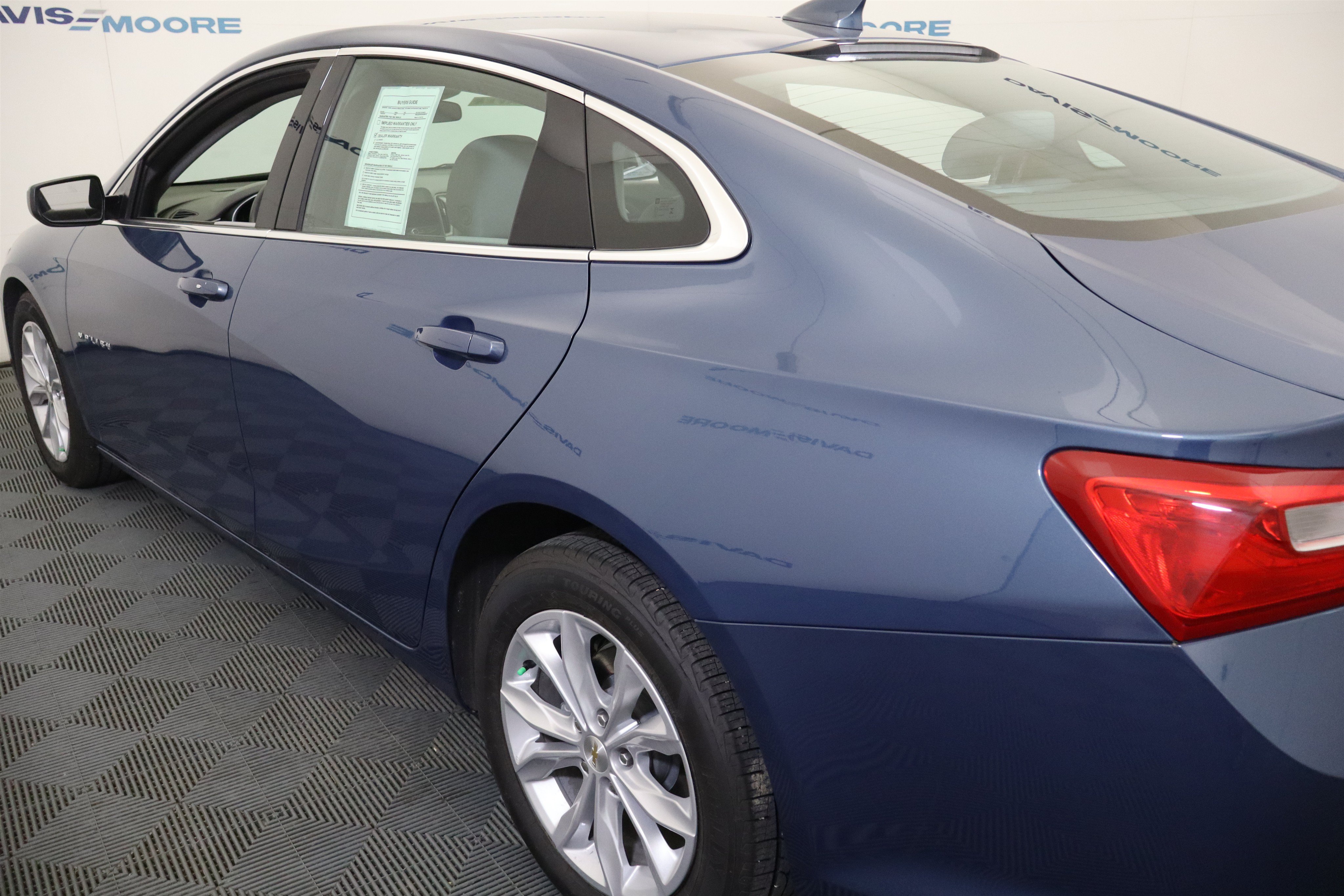 Used 2025 Chevrolet Malibu LT FWD image 11