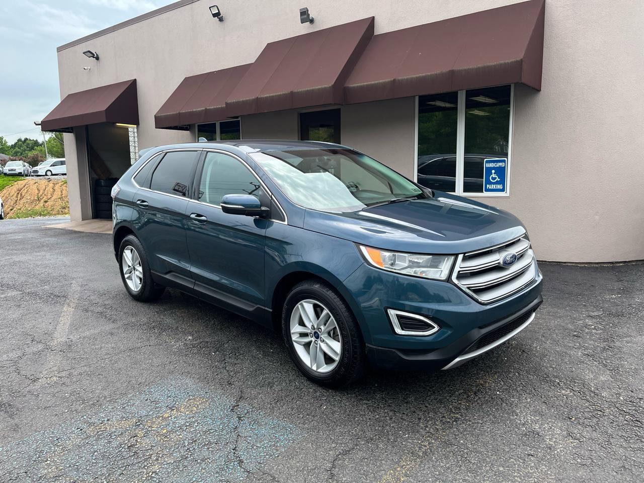Used 2016 Ford Edge SEL w/ Equipment Group 201A AWD/4WD image 3