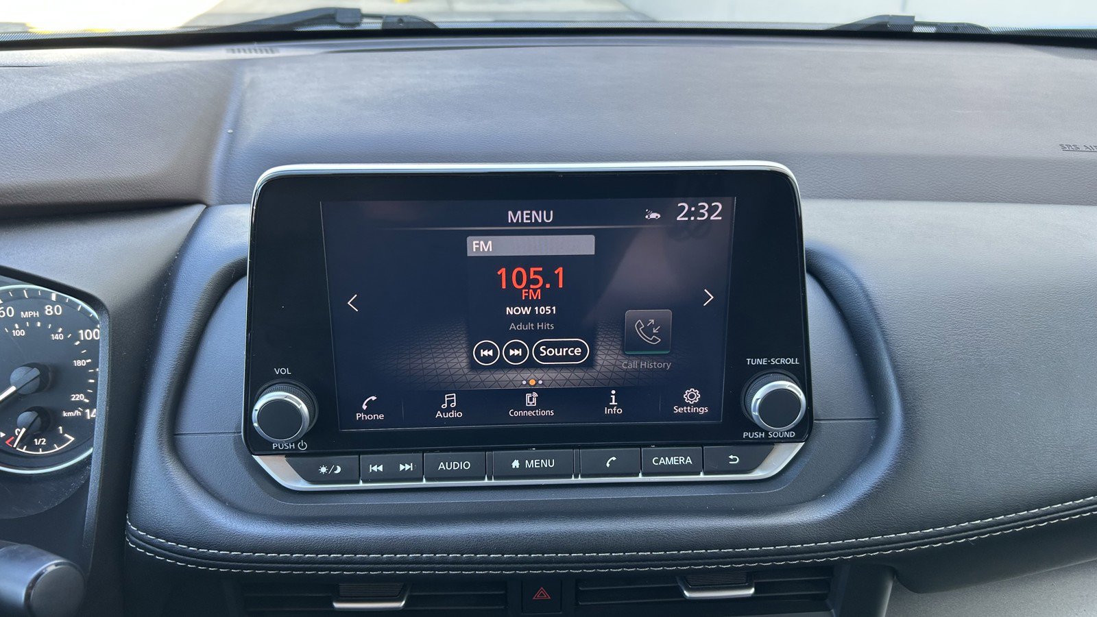 Used 2023 Nissan Rogue SV image 28
