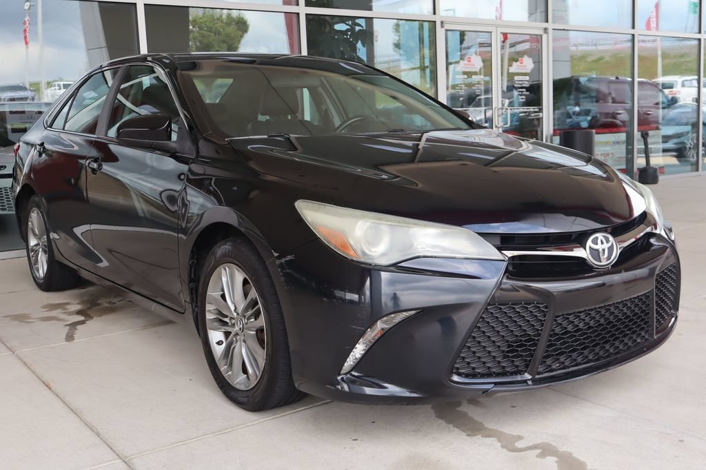 Used 2015 Toyota Camry SE FWD image 1
