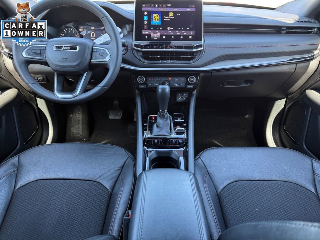 Used 2025 Jeep Compass Trailhawk AWD/4WD image 10