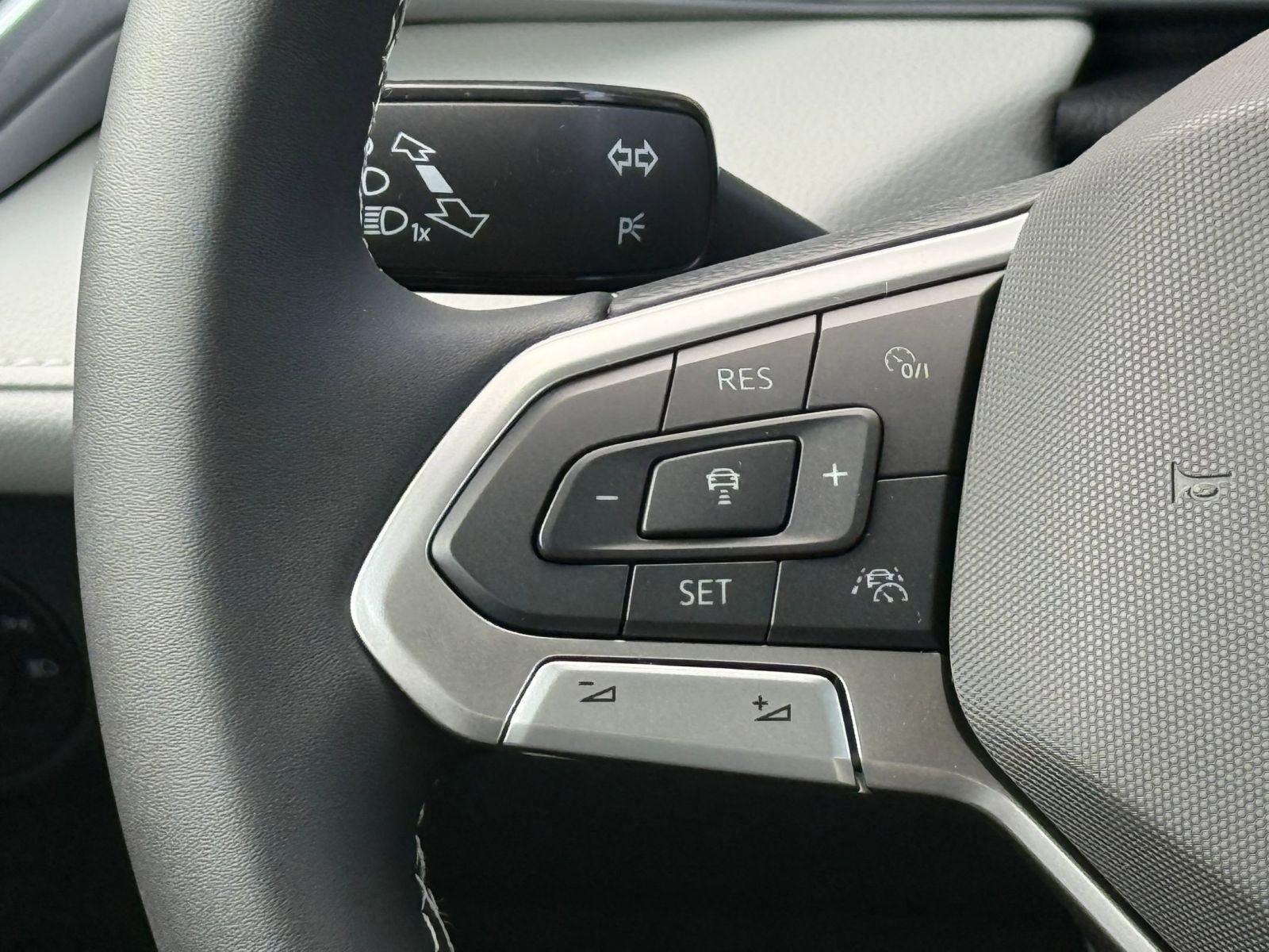 New 2026 Volkswagen Taos SEL image 26