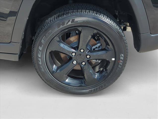 New 2025 Jeep Grand Cherokee Altitude image 10