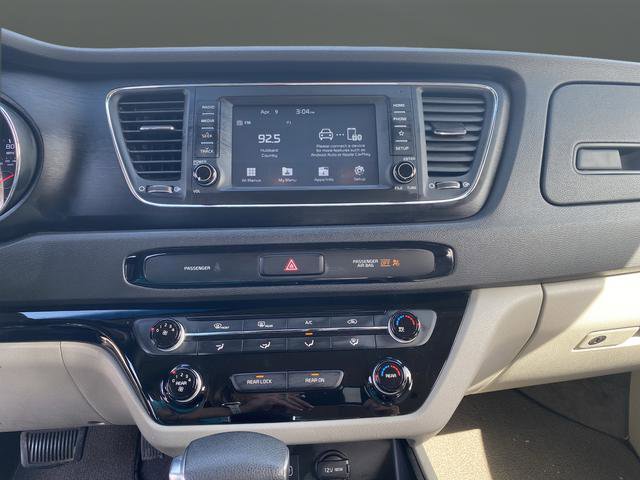 Used 2019 Kia Sedona L FWD image 16