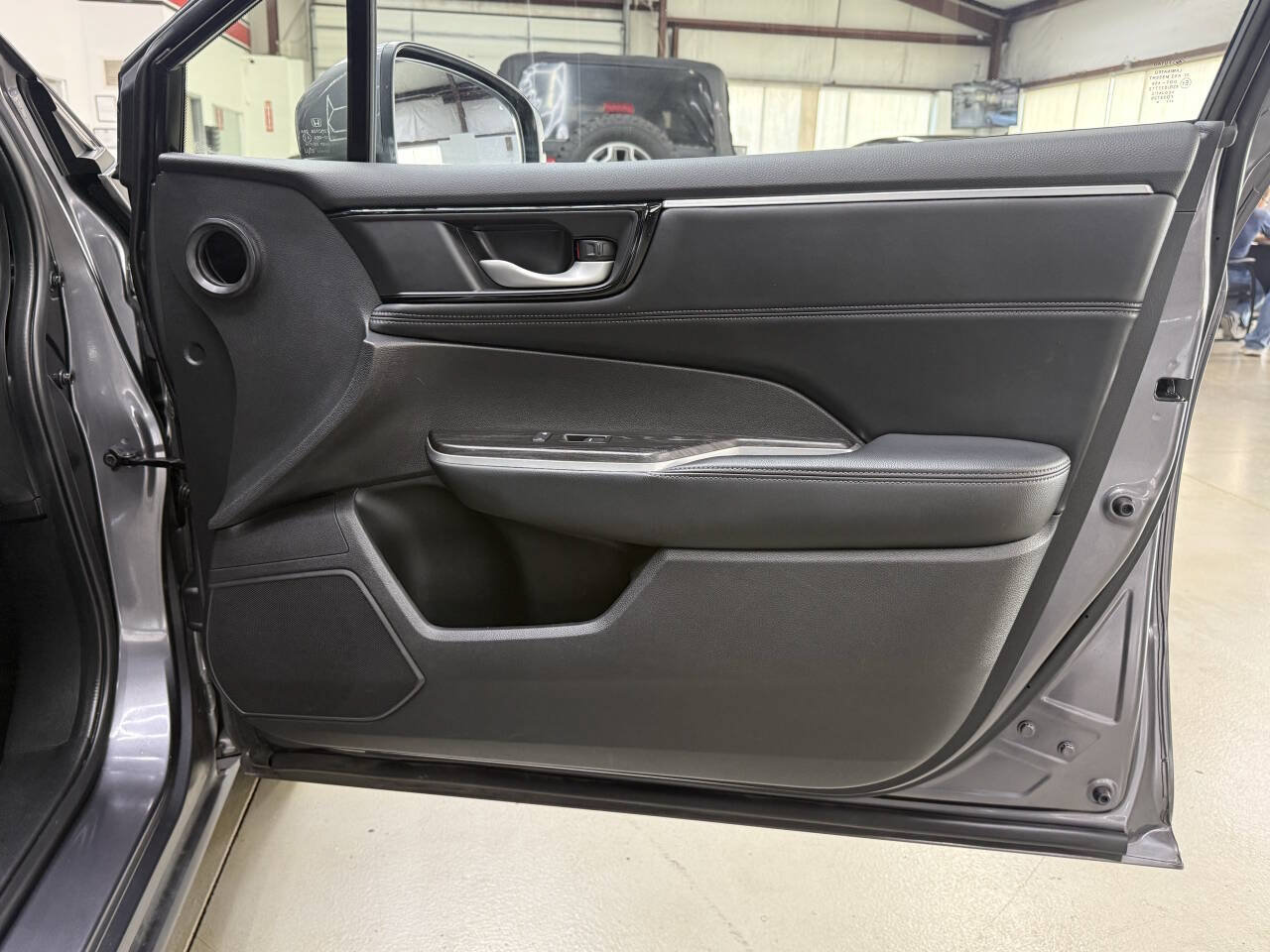 Used 2018 Honda Clarity Plug-In Hybrid image 16