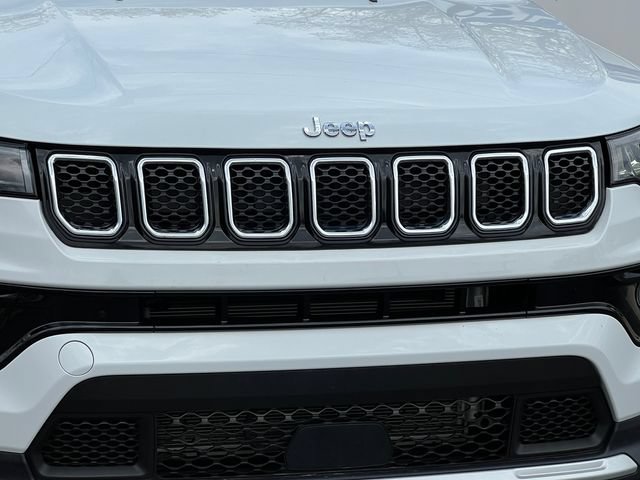 Used 2024 Jeep Compass Limited AWD/4WD image 40