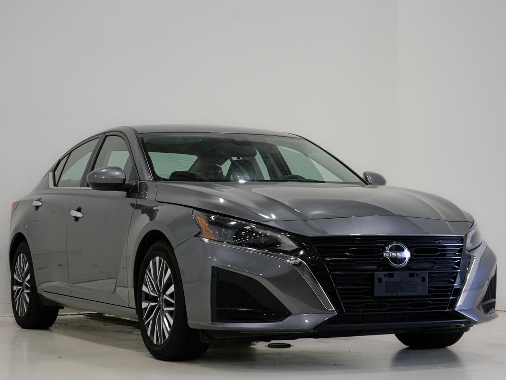 Used 2023 Nissan Altima 2.5 SV