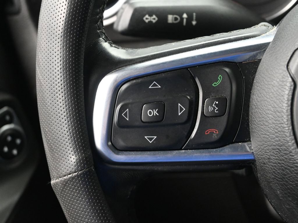 Used 2019 Jeep Wrangler Unlimited Sahara image 15