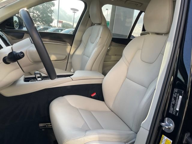 Certified 2024 Volvo XC90 B6 Plus AWD/4WD image 13