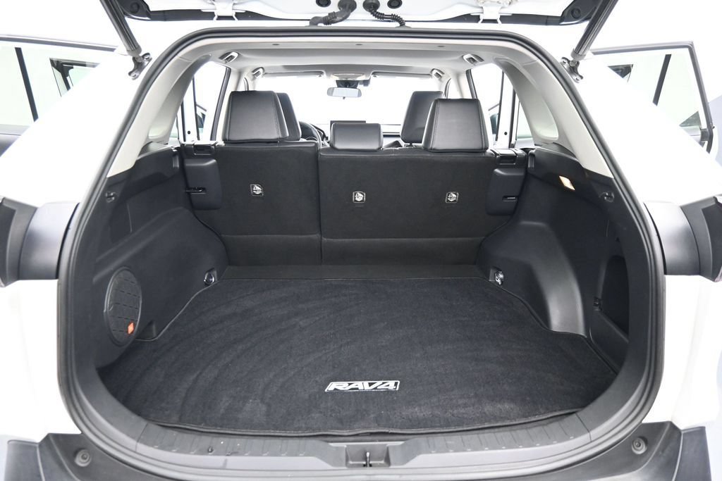 Used 2019 Toyota RAV4 XLE Premium w/ Cold Weather Package AWD/4WD image 27