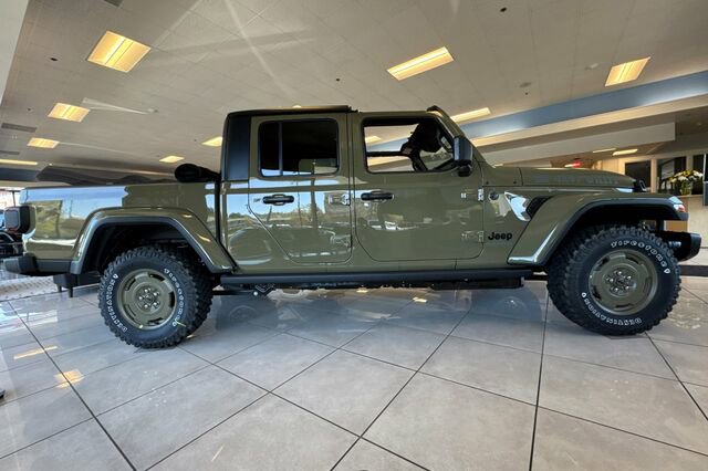 New 2026 Jeep Gladiator Sport AWD/4WD image 3