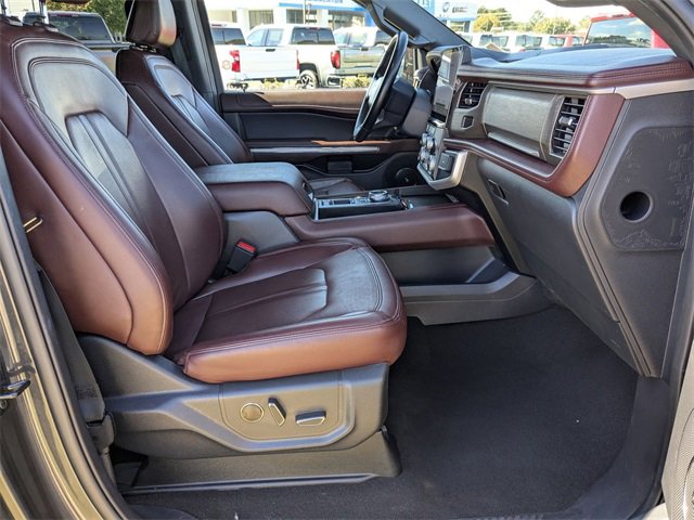 Used 2024 Ford Expedition Limited image 40
