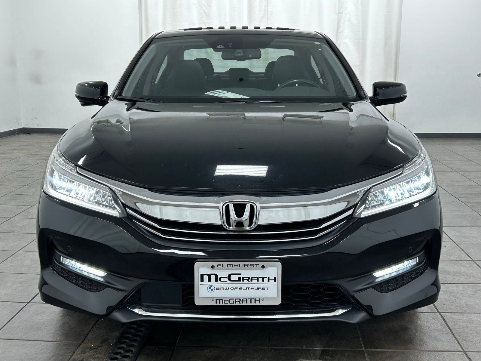 Used 2017 Honda Accord Touring image 7