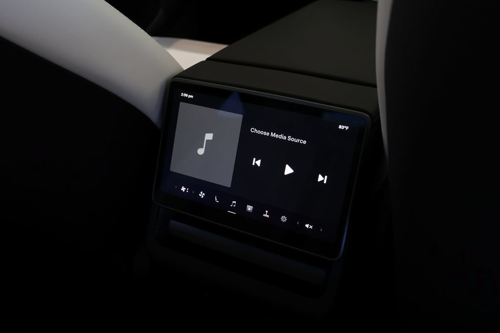 Used 2026 Tesla Model Y 2WD image 26