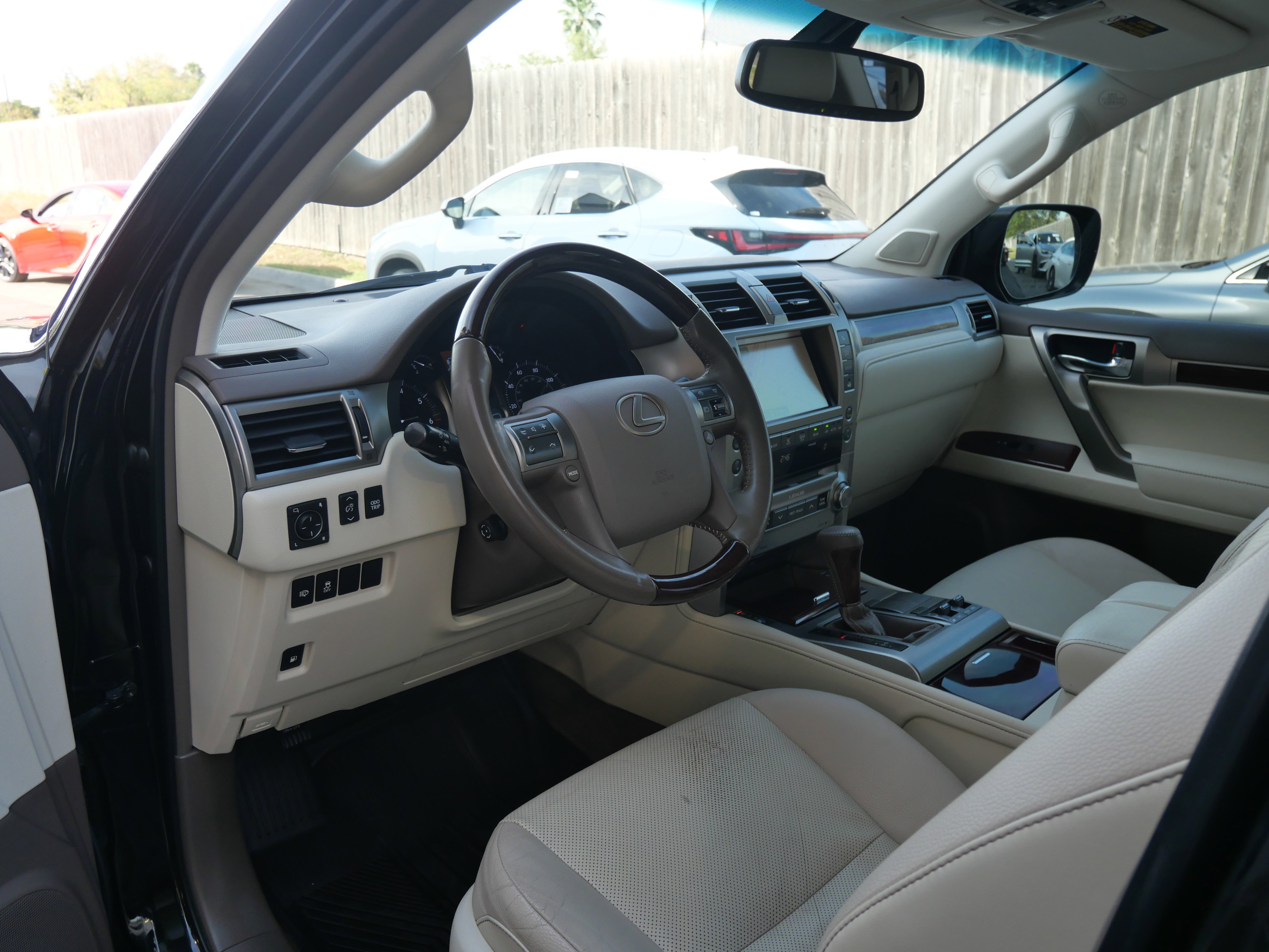 Used 2019 Lexus GX 460 image 19