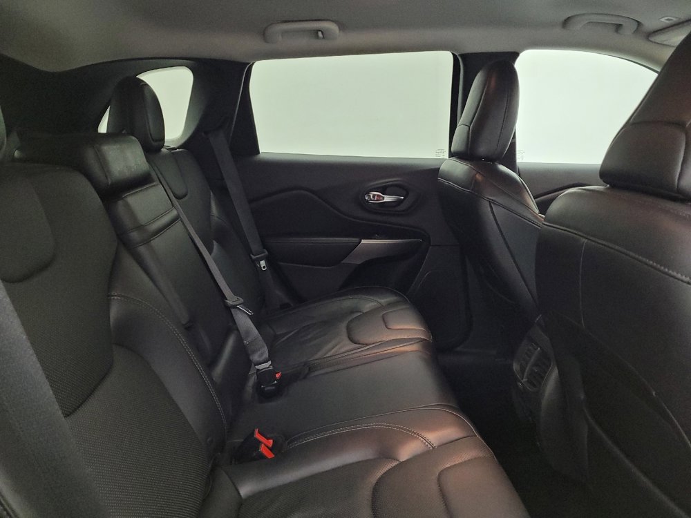 Used 2019 Jeep Cherokee Limited image 19