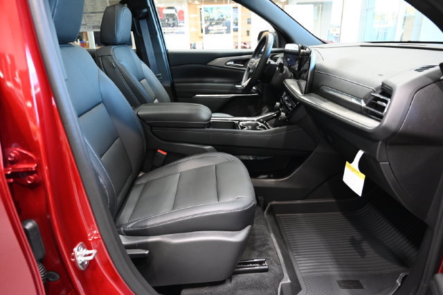 New 2027 Chevrolet Traverse LT w/ LPO, Floor Liner Package AWD/4WD image 10