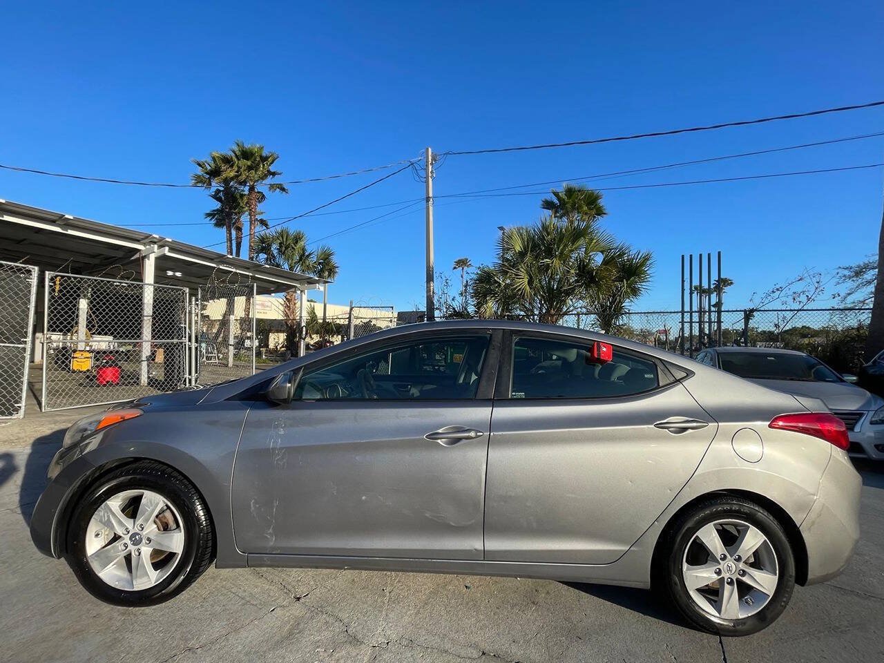 Used 2012 Hyundai Elantra GLS w/ Preferred Pkg 3 FWD image 17