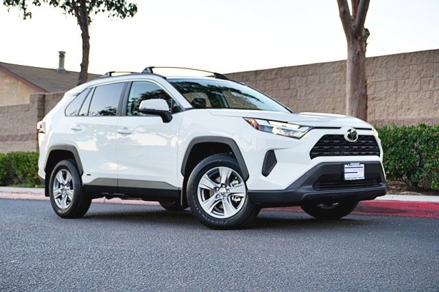 Used 2025 Toyota RAV4 LE image 2