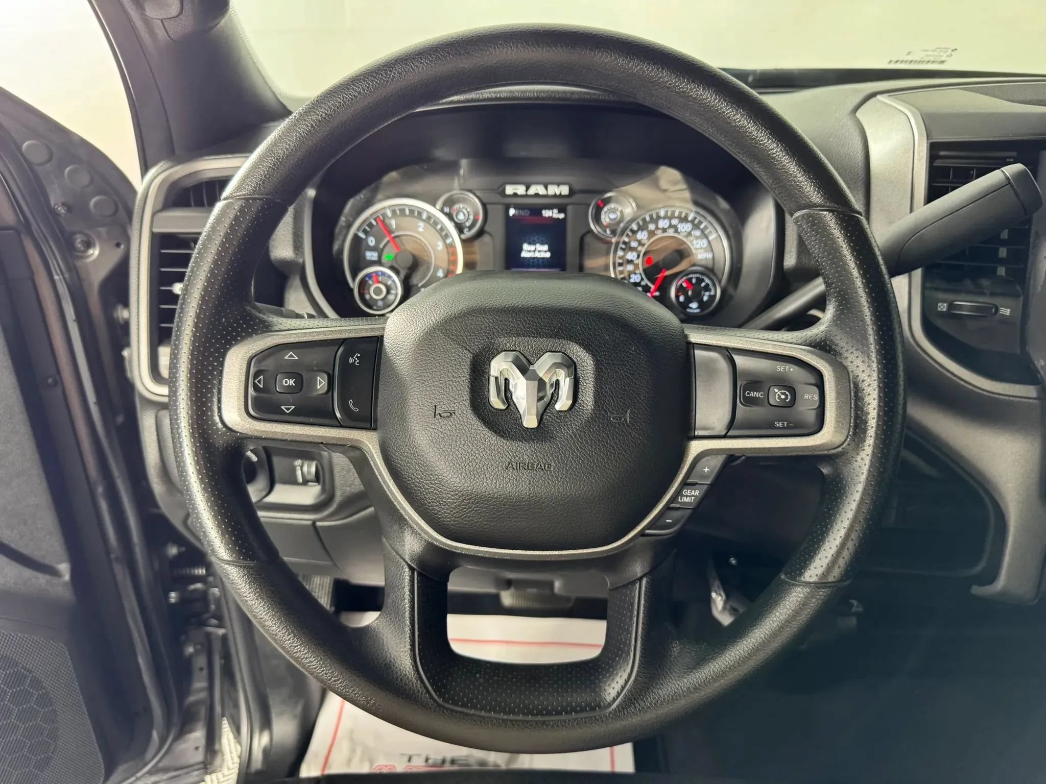 Used 2024 RAM 3500 Tradesman w/ Chrome Appearance Group AWD/4WD image 13