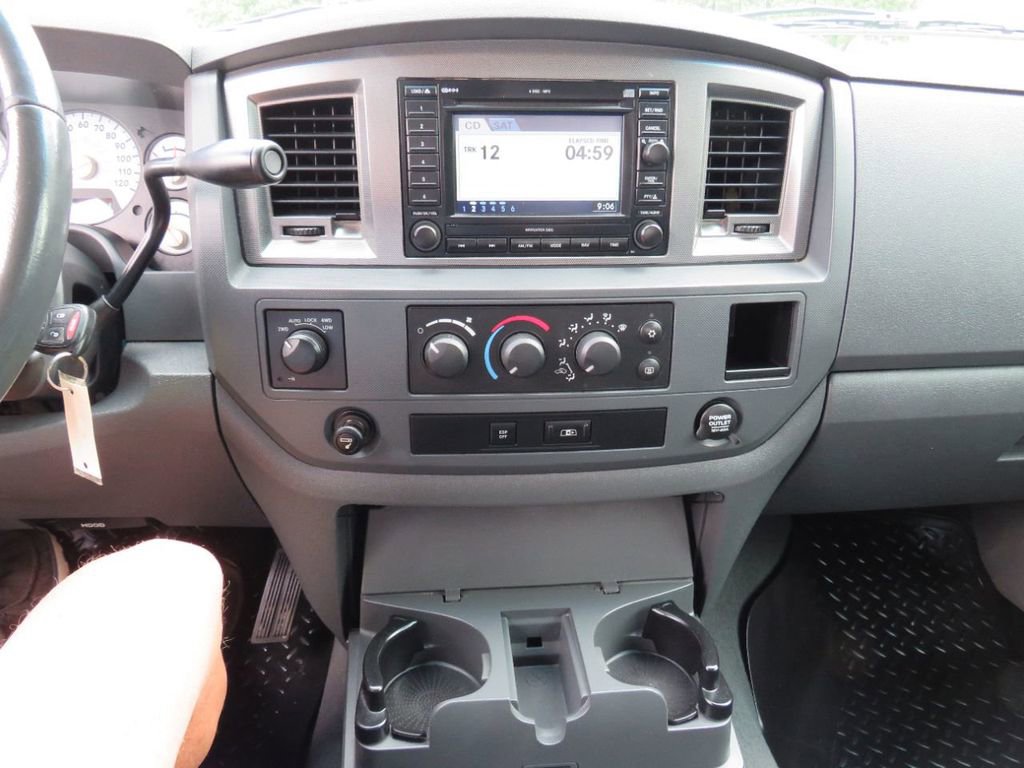 Used 2007 Dodge Ram 1500 Truck SLT image 13