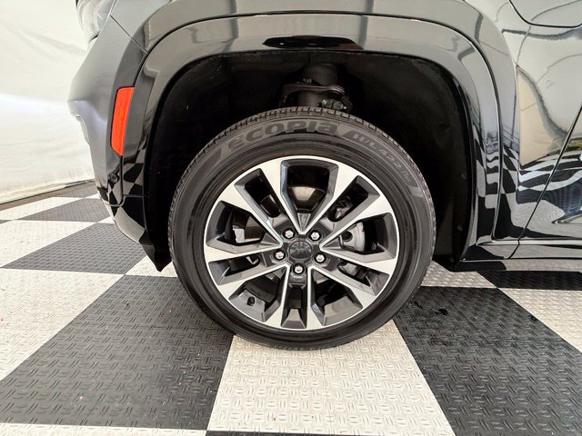 Used 2023 Jeep Grand Cherokee Overland w/ Advanced Protech Group III AWD/4WD image 10