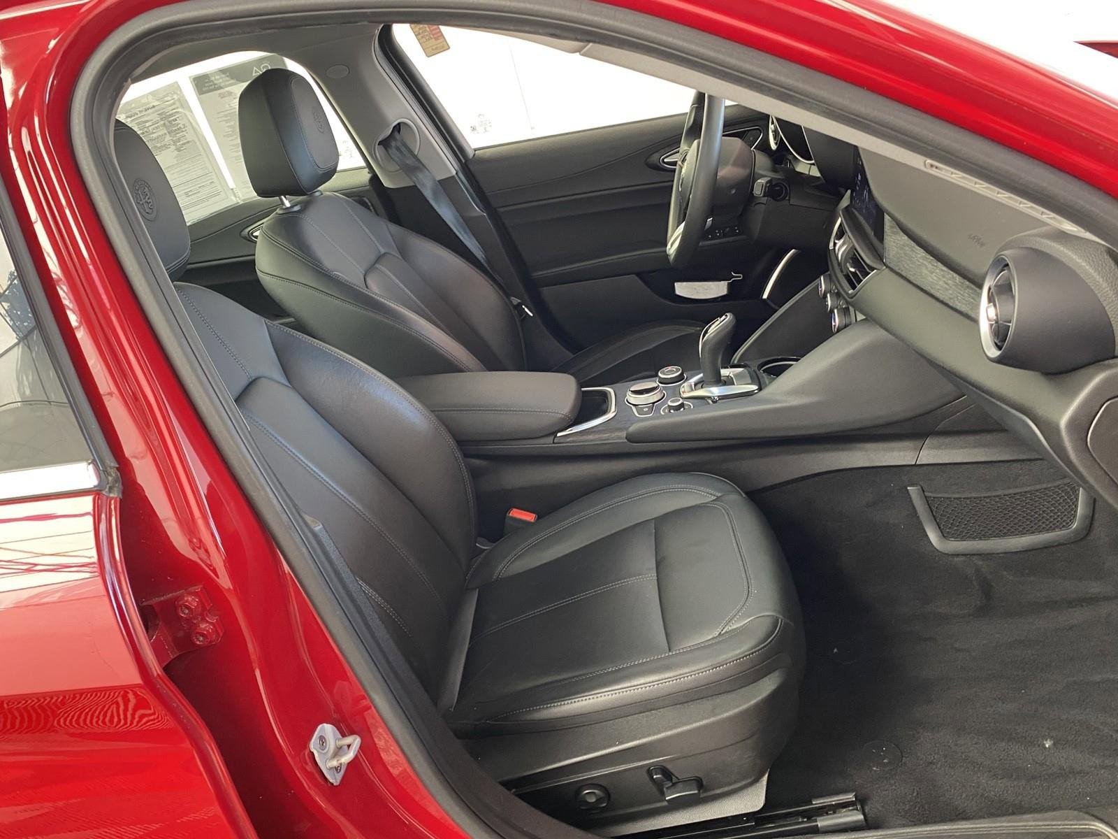 Used 2020 Alfa Romeo Giulia Sprint w/ Cold Weather Package image 12