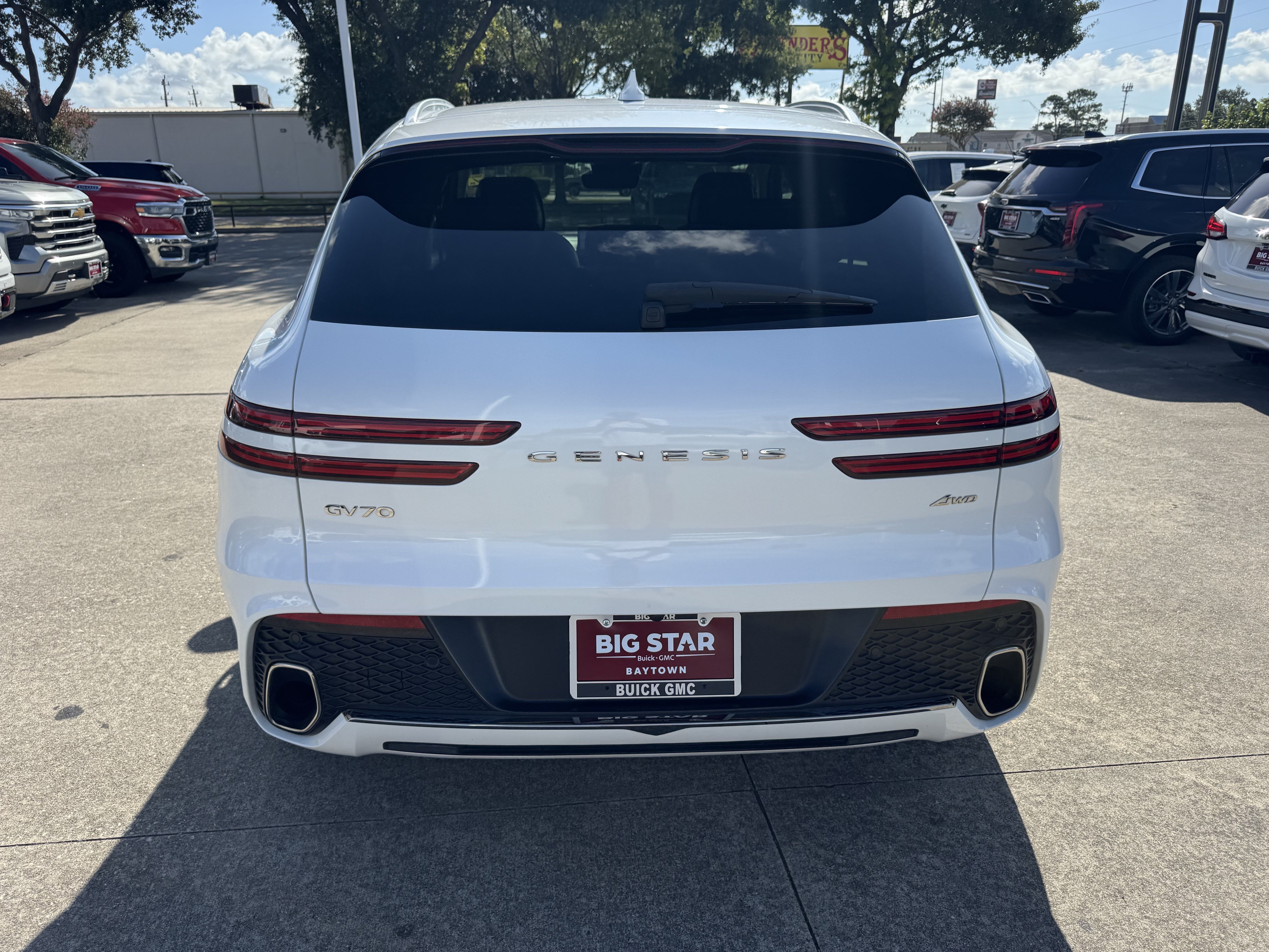 Used 2025 Genesis GV70 2.5T AWD/4WD image 7