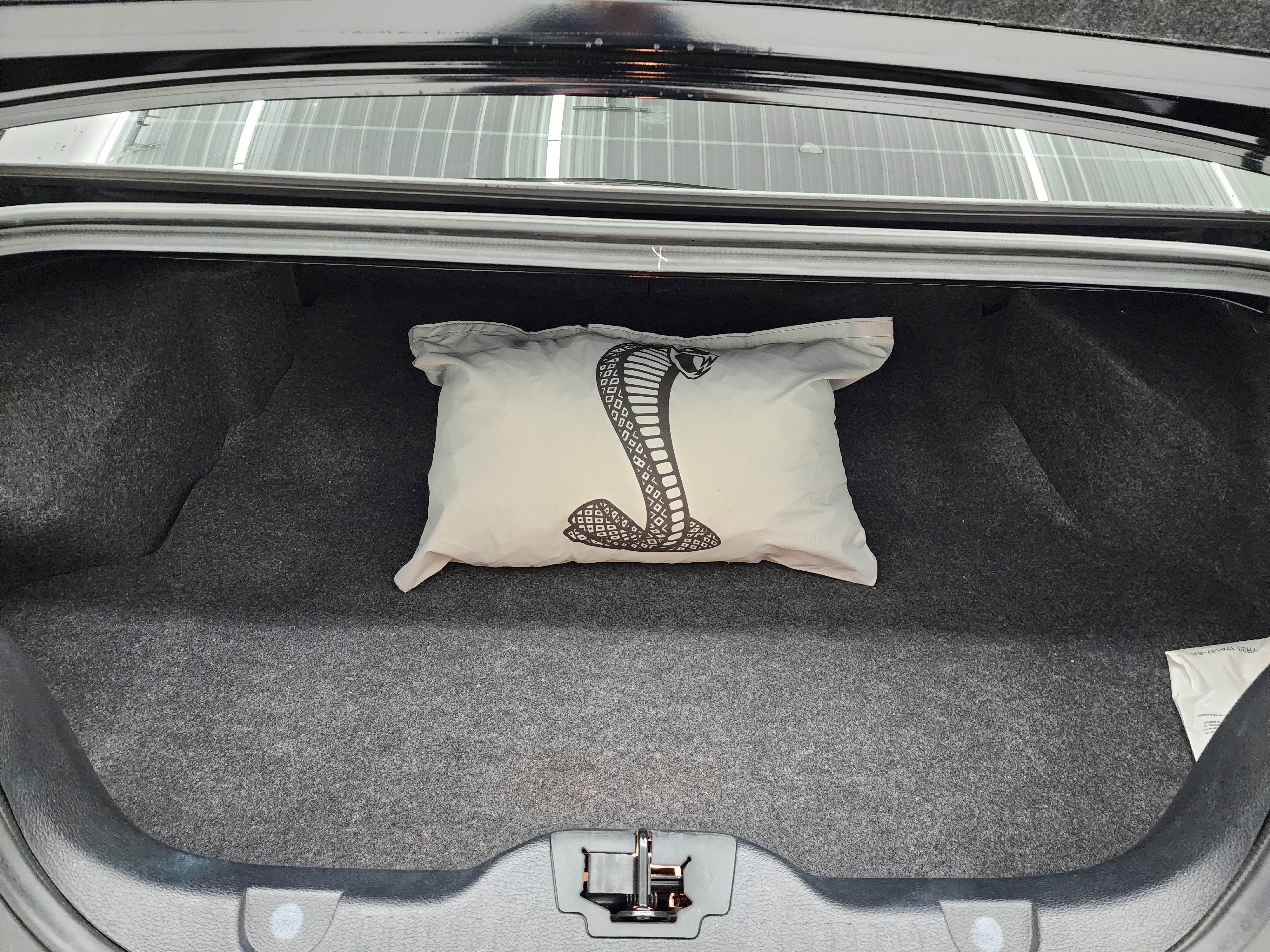 Used 2012 Ford Mustang Shelby GT500 w/ SVT Performance Pkg image 31