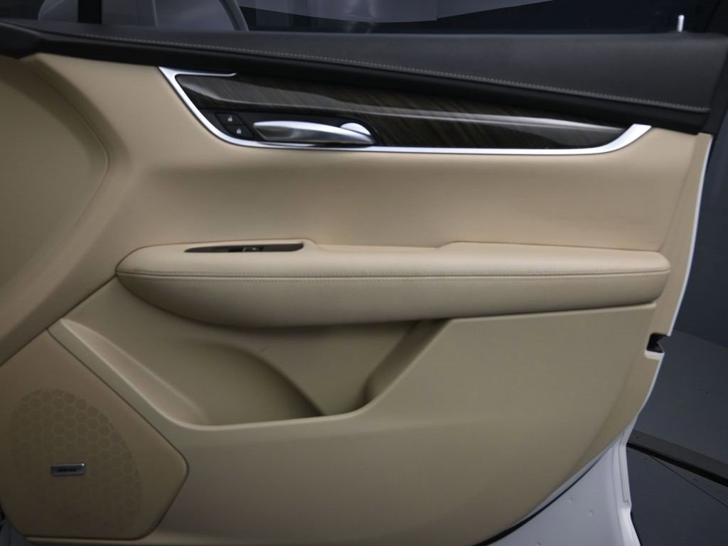 Used 2018 Cadillac XT5 FWD w/ LPO, Wheel Lock Package image 28