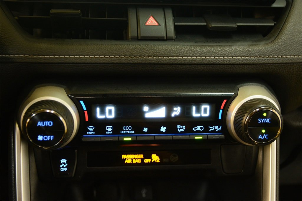 Used 2022 Toyota RAV4 LE image 22