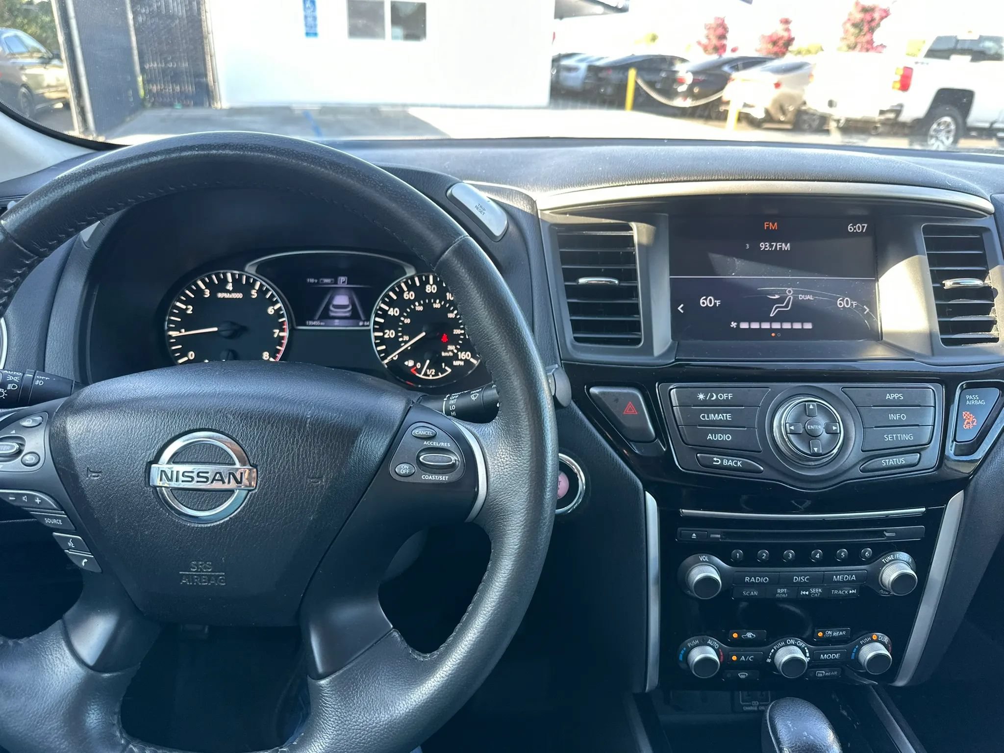 Used 2018 Nissan Pathfinder SV AWD/4WD image 24