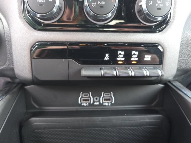 Used 2025 RAM 1500 Big Horn AWD/4WD image 23