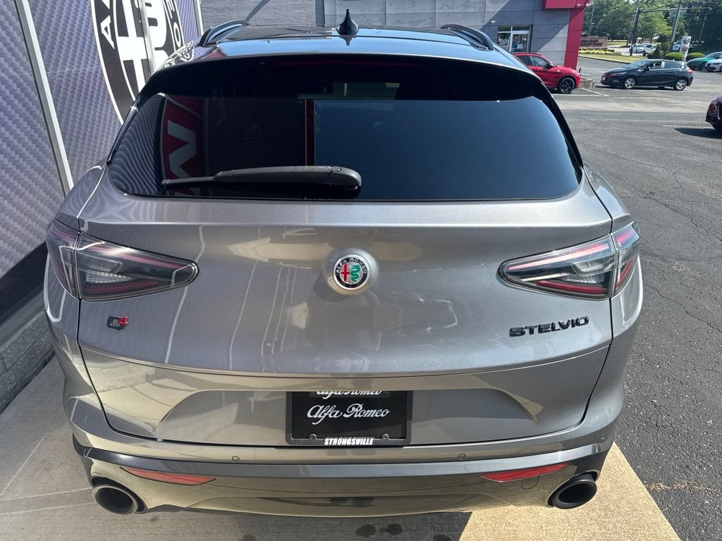 Used 2020 Alfa Romeo Stelvio Ti Sport AWD/4WD image 11