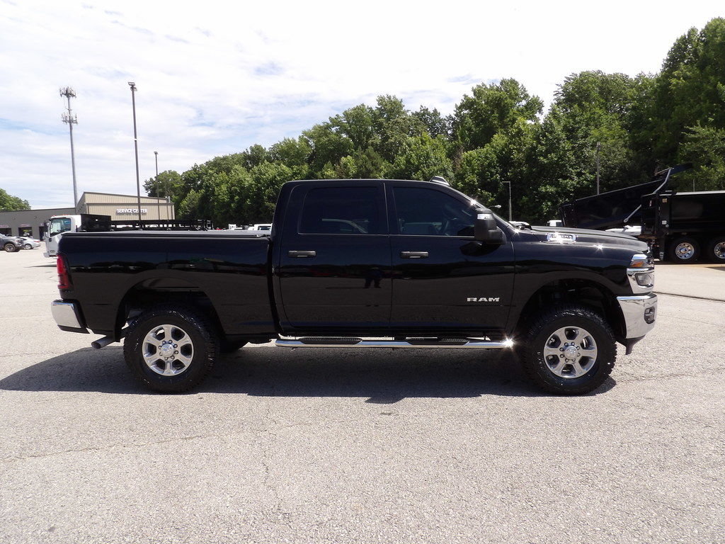 Used 2026 RAM 2500 Big Horn AWD/4WD image 9