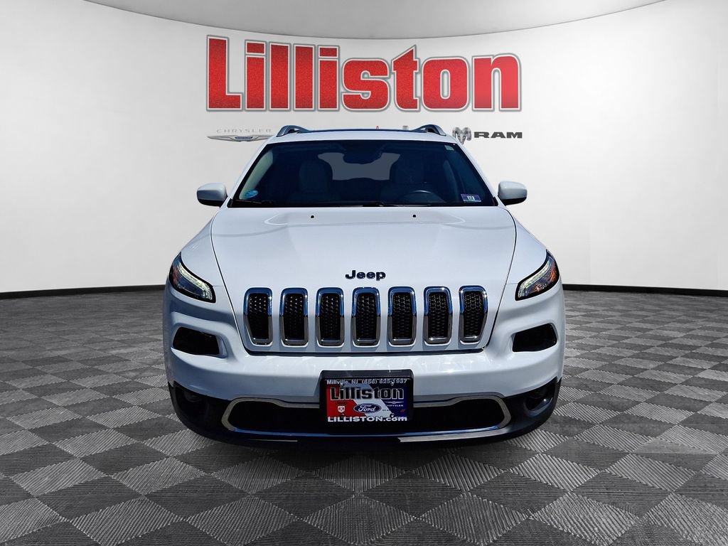 Used 2018 Jeep Cherokee Limited AWD/4WD image 2