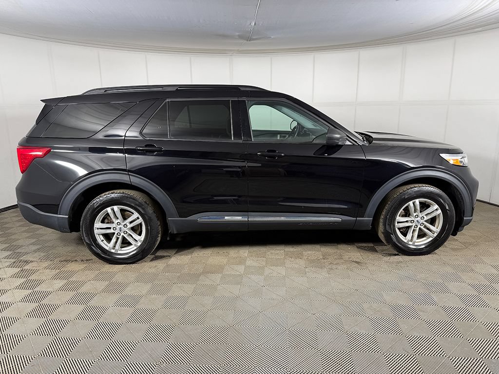 Used 2023 Ford Explorer XLT w/ Equipment Group 202A AWD/4WD image 13