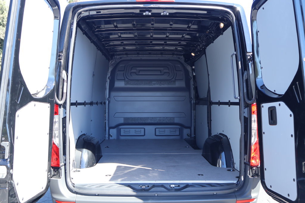 Used 2025 Mercedes-Benz Sprinter 2500 image 12