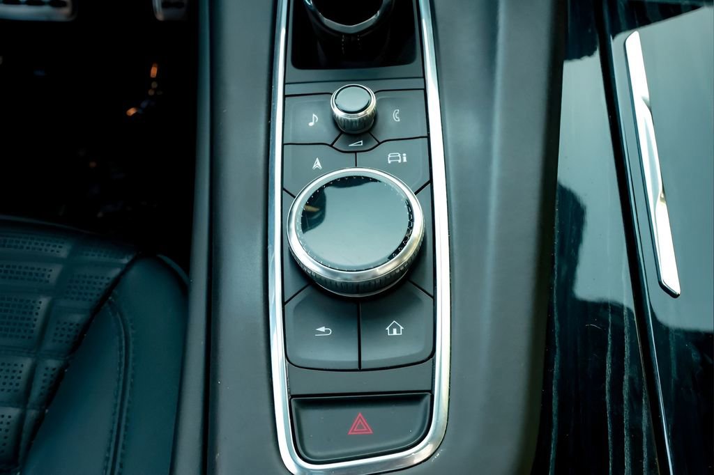 Used 2023 Cadillac Escalade ESV V AWD/4WD image 52