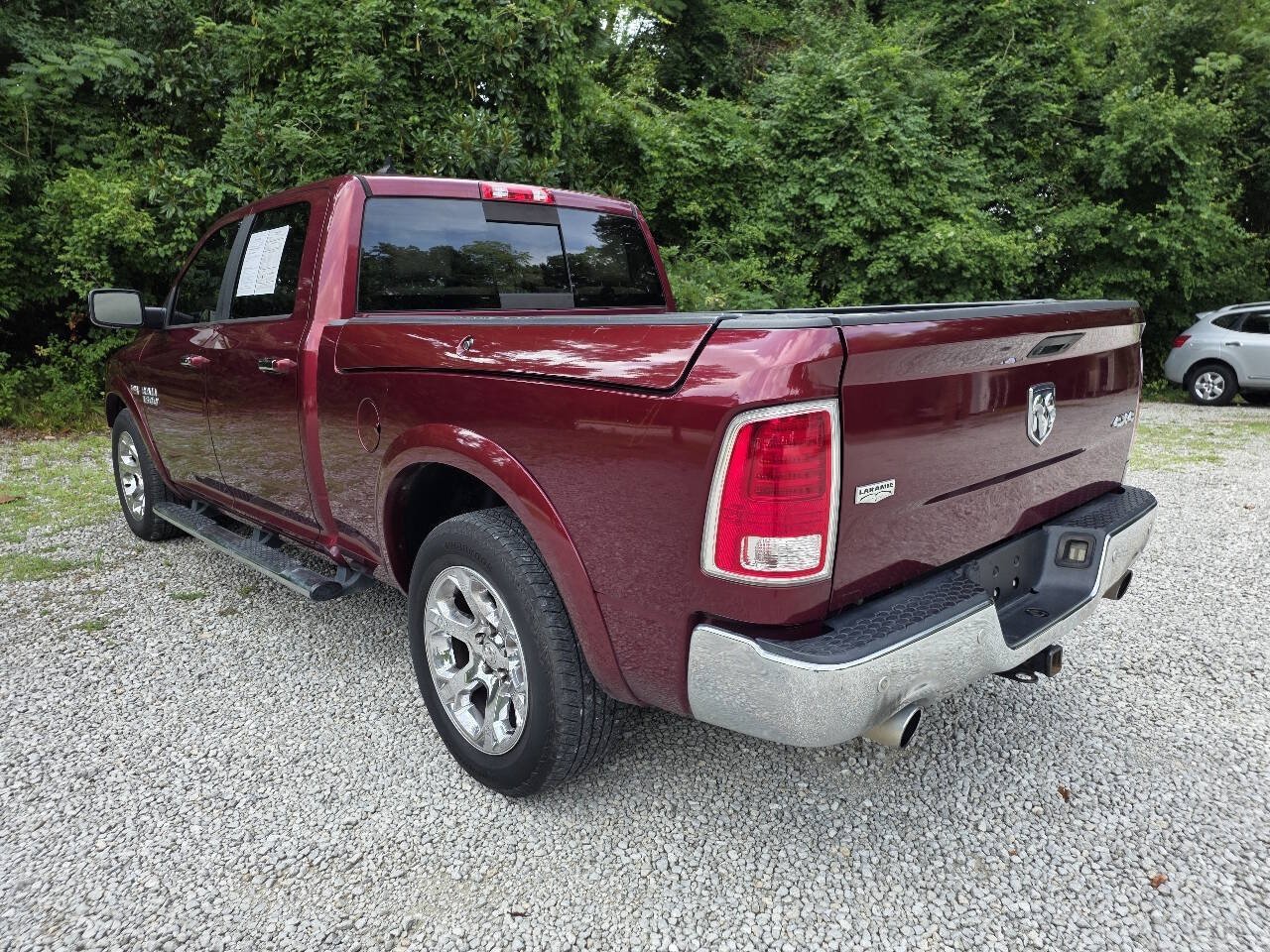Used 2018 RAM 1500 Laramie w/ Convenience Group AWD/4WD image 3